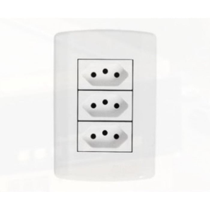 Tomada tripla modular 2P+T 20A Pluzi c/ placa branca Pluzie